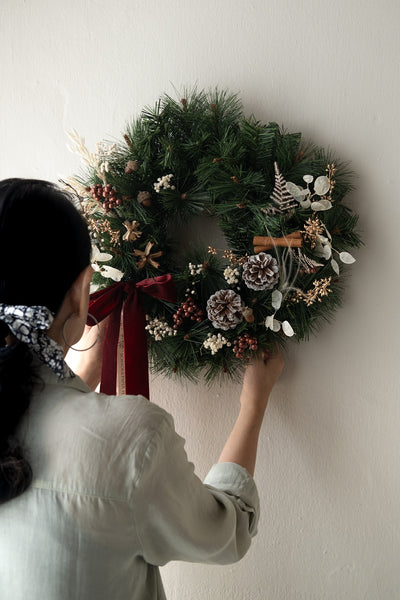 Cozy Hearth - Christmas Wreath