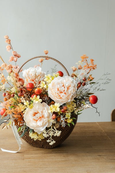 Golden Grace Woven Basket - 金柿如意