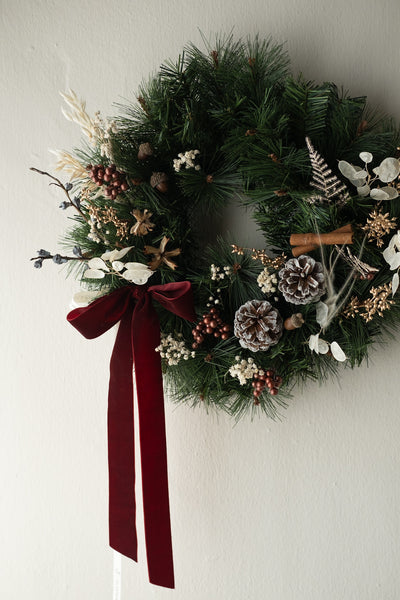 Cozy Hearth - Christmas Wreath
