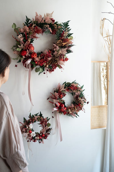 Holly Christmas Wreath — Small