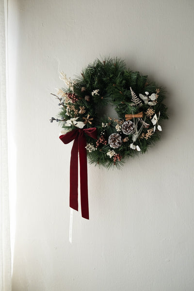 Cozy Hearth - Christmas Wreath