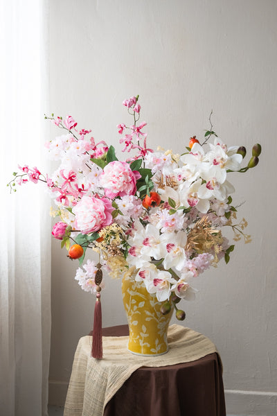 Spring Radiance Vase - 福耀新春