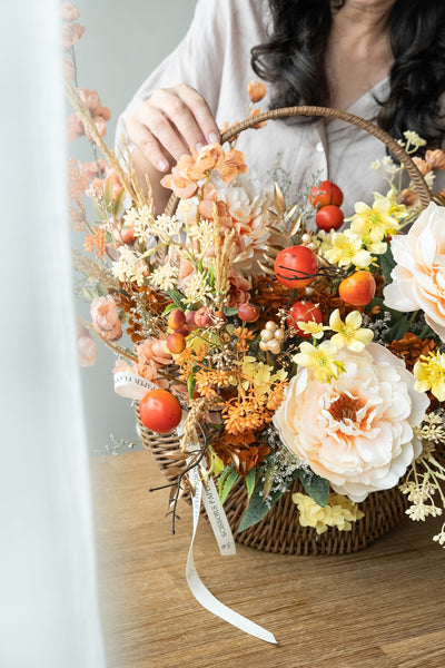 Golden Grace Woven Basket - 金柿如意