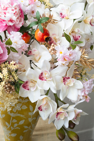 Spring Radiance Vase - 福耀新春