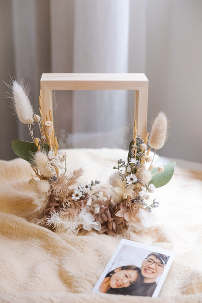 Small Floral Frame - Soft Beige